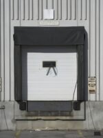 Heavy-duty Mechanical dock shelter for industrial warehouse bays